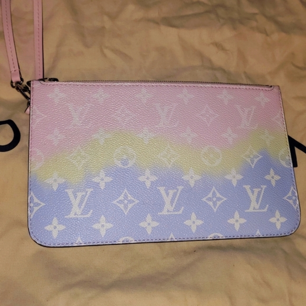Louis vuitton escale collection wristlet Pochette